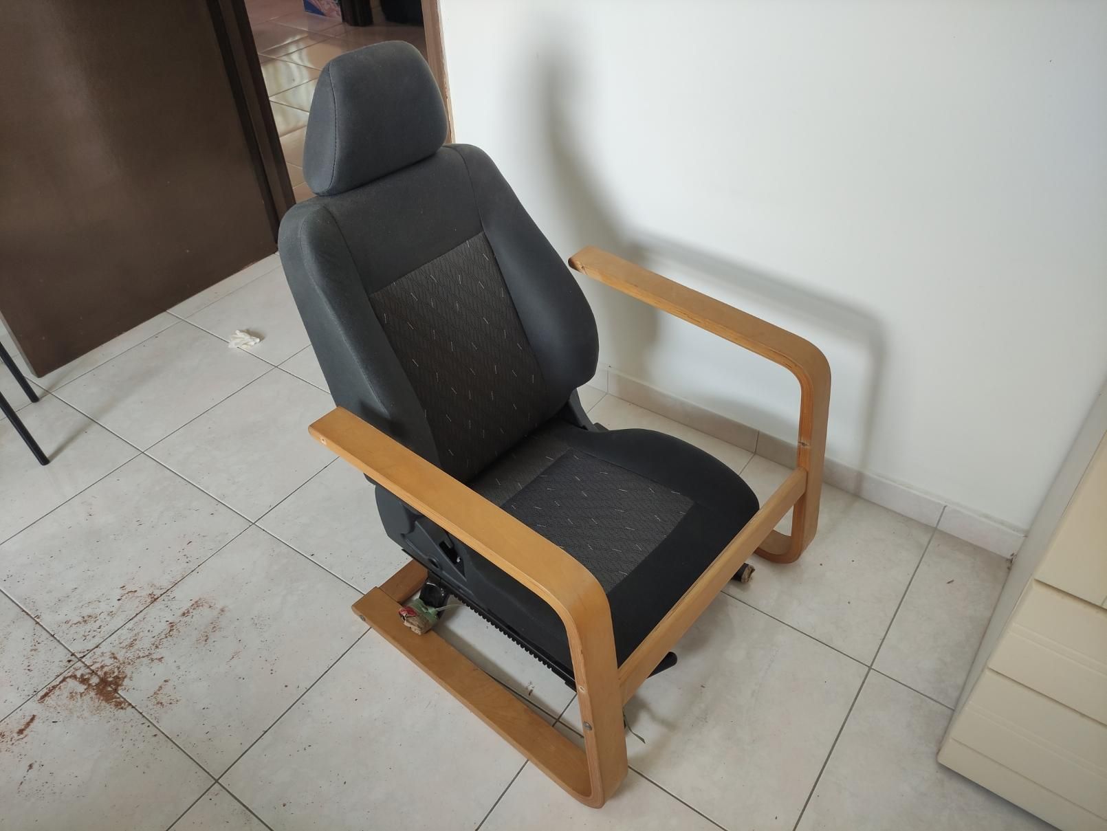 Simple Car Seat Couch 5 Steps Instructables