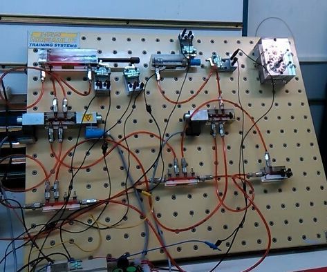 Patineteak Egiteko Prentsa Hidraulikoa