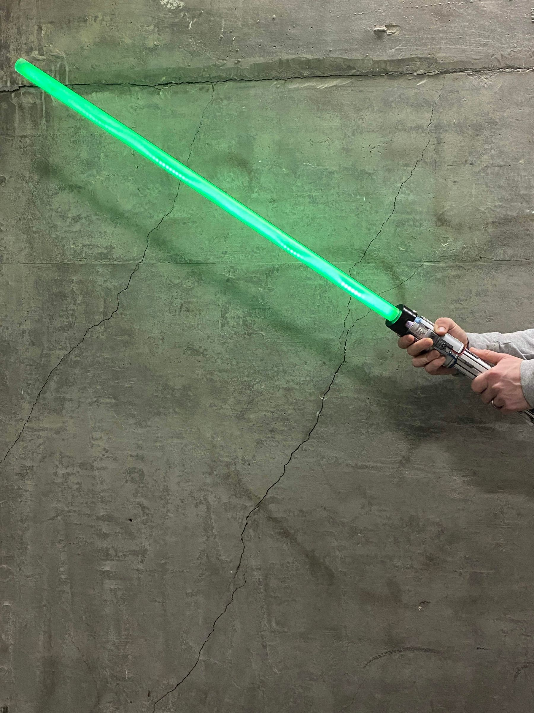 Use the Force and Make Your Own Lightsaber (Blade) 9 Steps (with