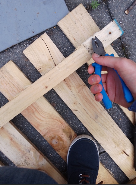 Dismantle the Pallets