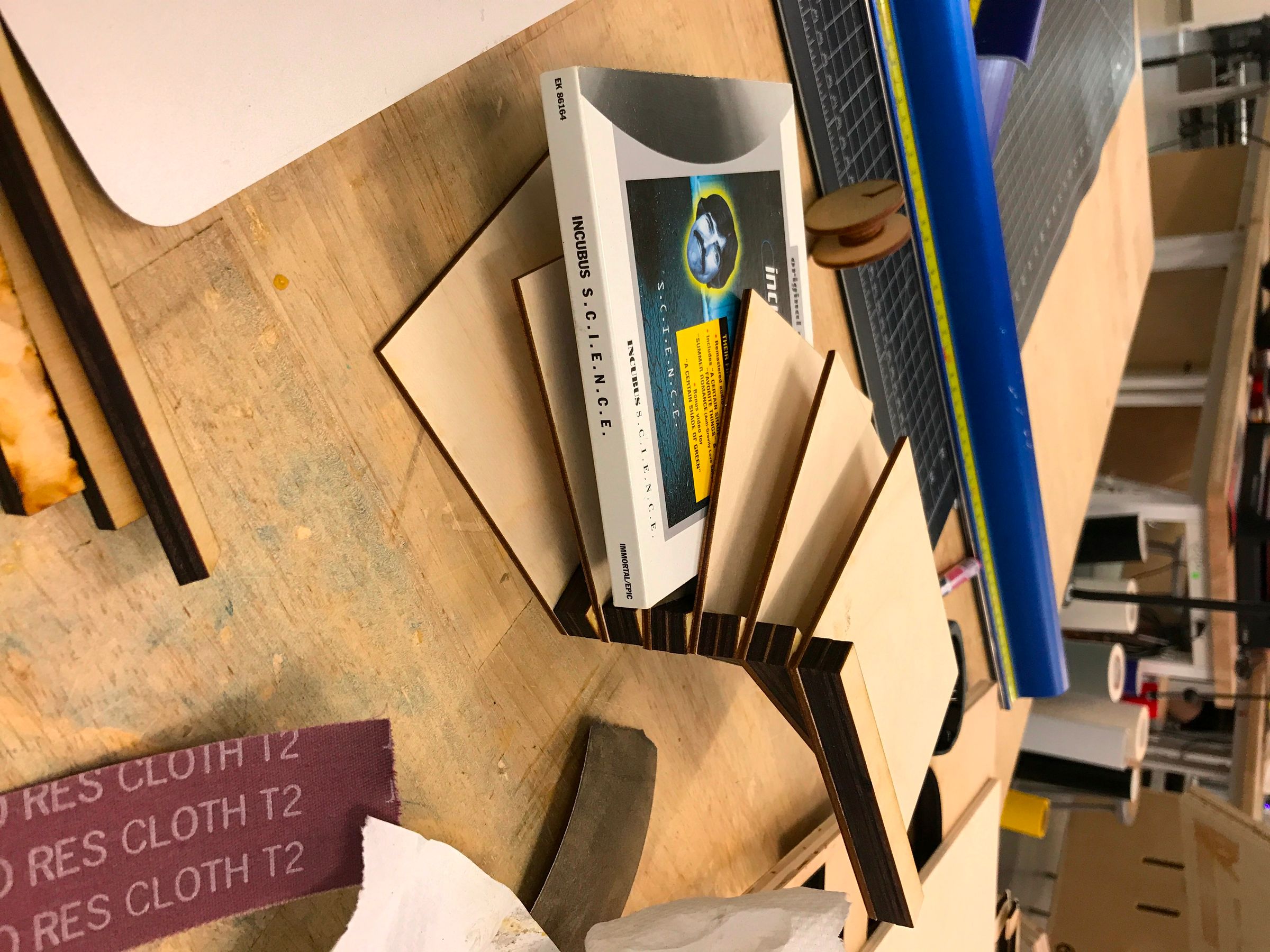 Single Spiral CD Rack : 5 Steps (with Pictures) - Instructables