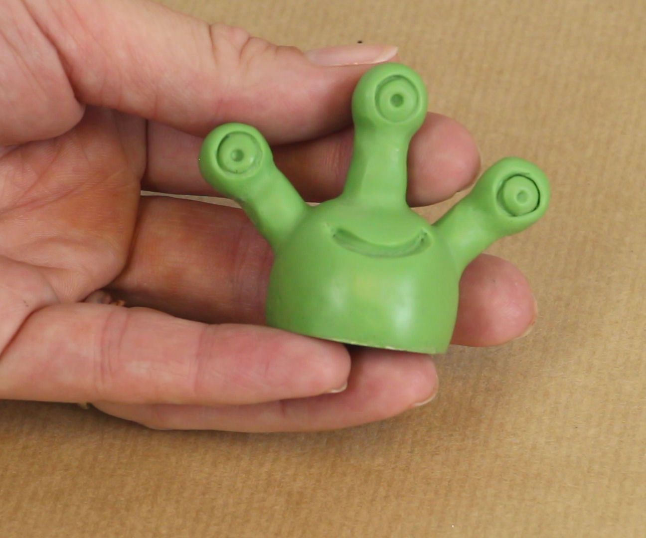 Resin Casting an Alien Army Using Tinting Pigments