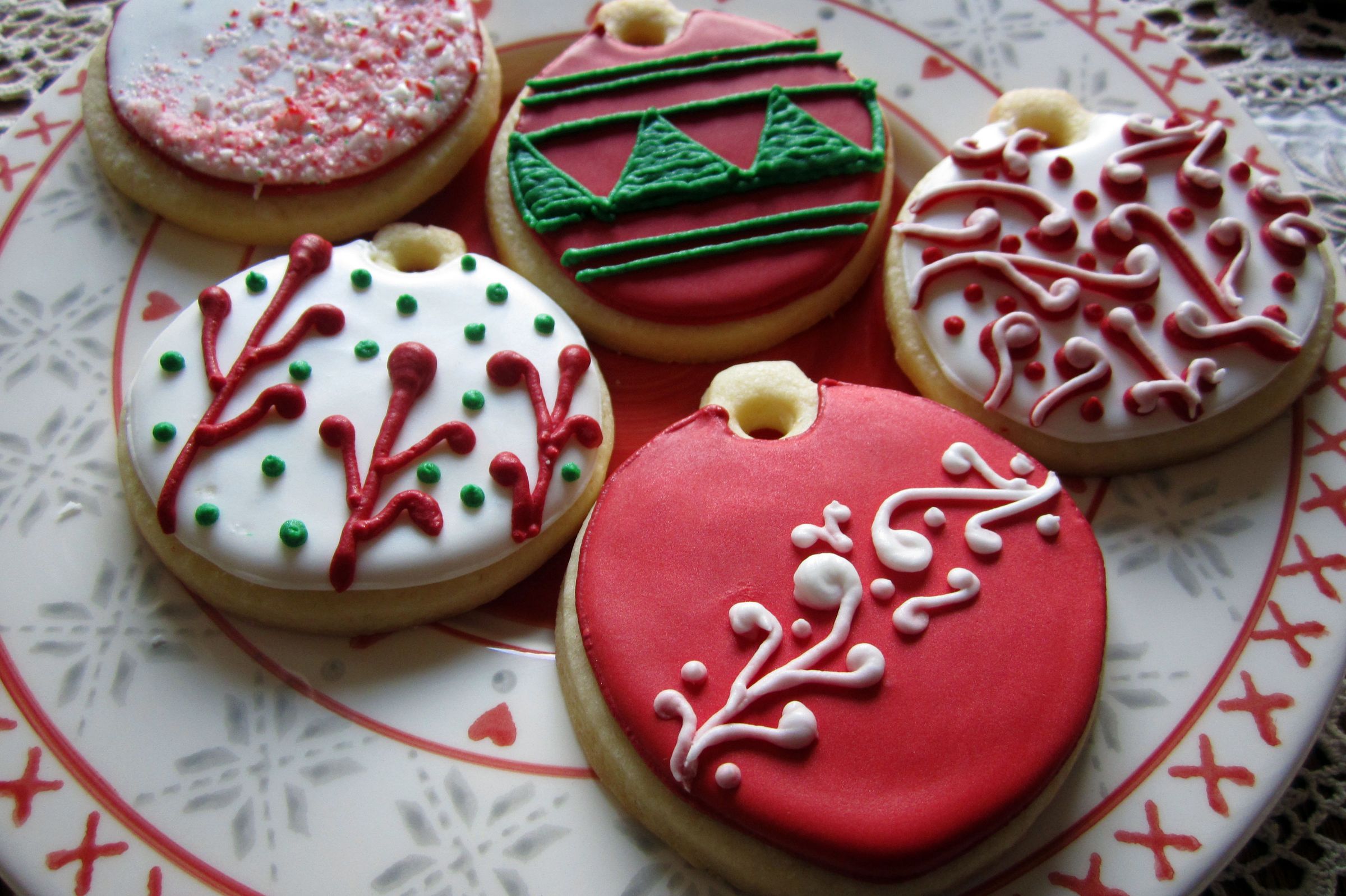 Adorable Edible Mini Christmas Tree With Cookie Ornaments! 6 Steps Instructables