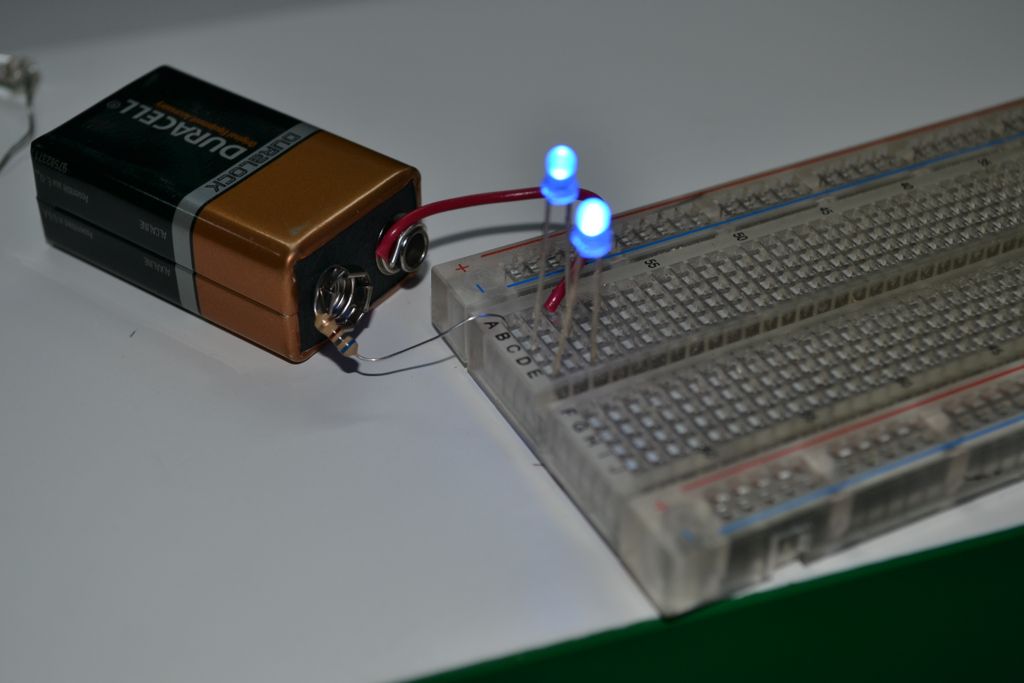 Como Encender Dos Leds Con Una Batería De 9v - Instructables