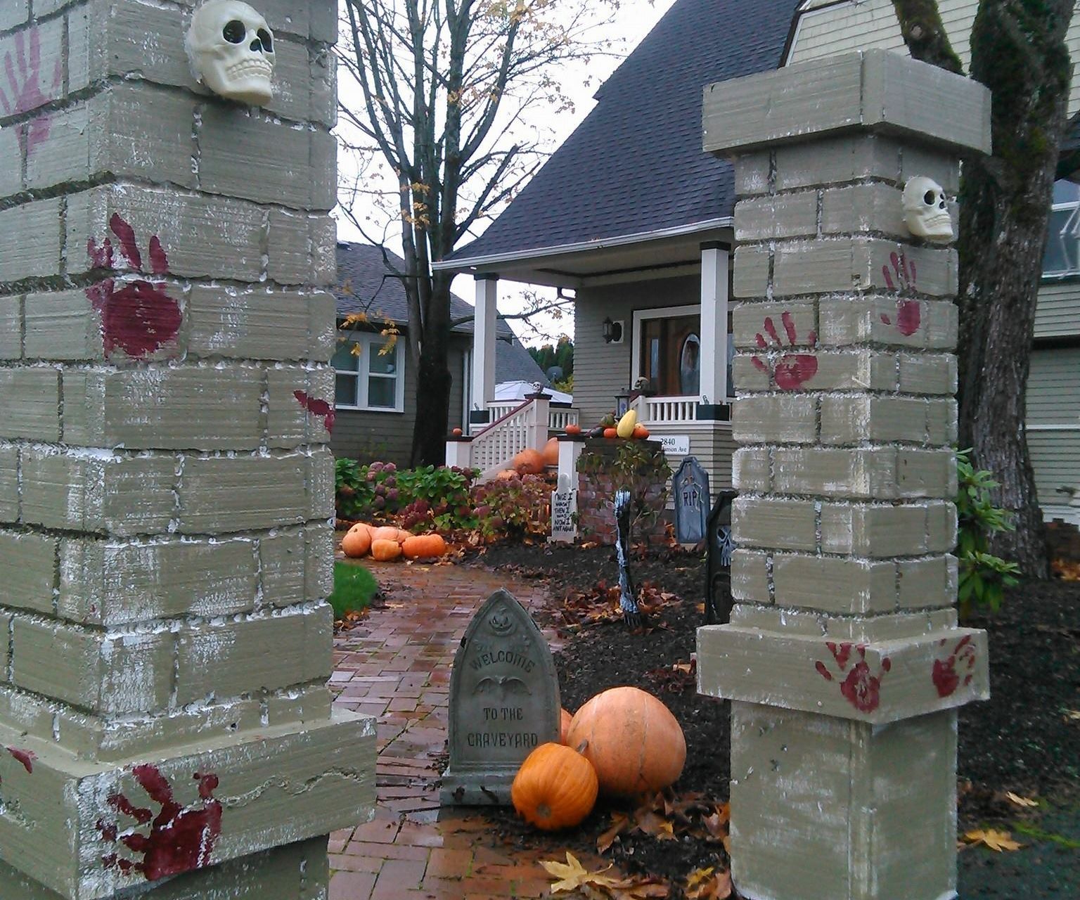 Halloween Cemetery Entry Pillars