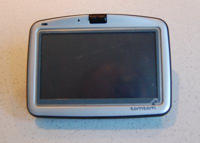 How to replace the battery in a TomTom Go! 510 satnav device