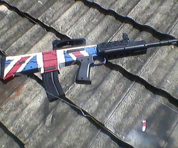 Paint british flag on airsoft unit
