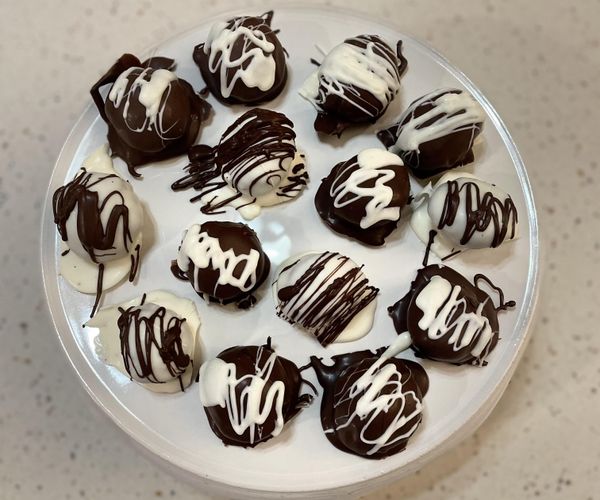 Gluten-Free Treats: No-Bake Oreo Balls