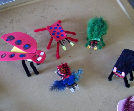 Buggy - a Crafty Programmable LED Creature