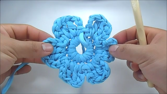 How to Crochet a Six-Petal Flower : 12 Steps (with Pictures ...