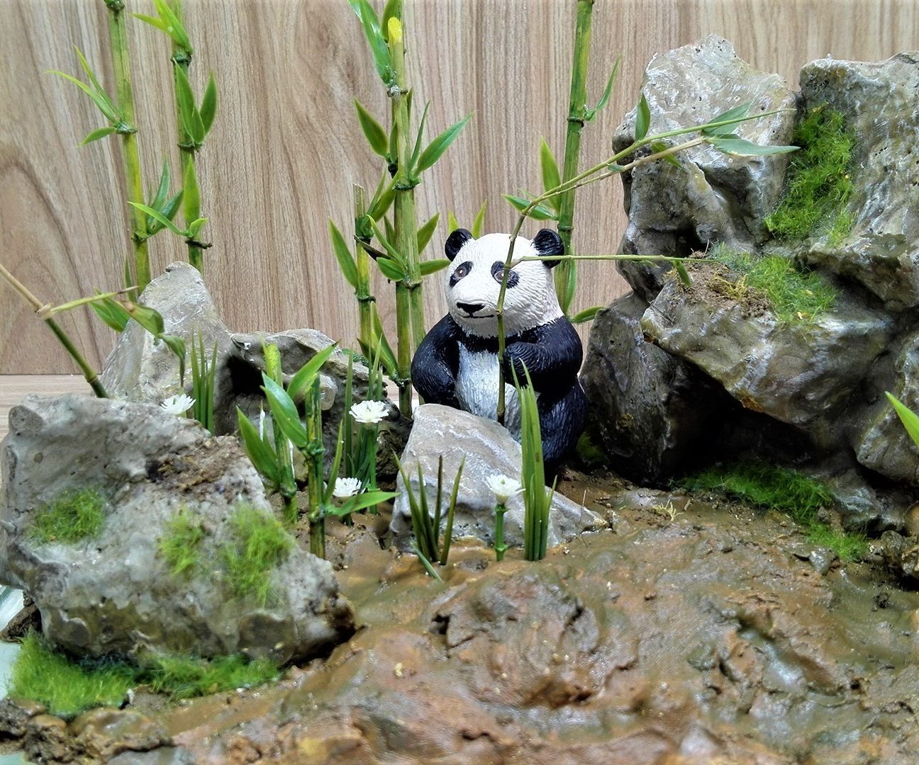 DIY Giant Panda in Bamboo Forest, Realistic Diorama.