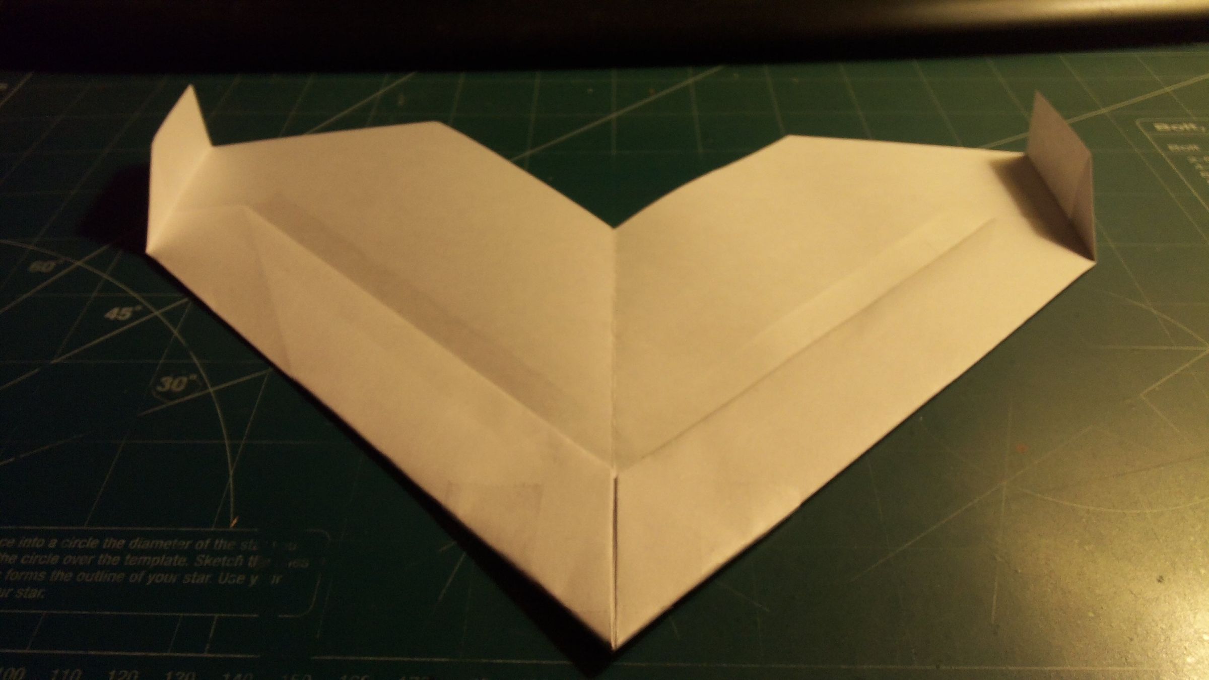 How to Make the Simple SkyOmniwing Paper Airplane