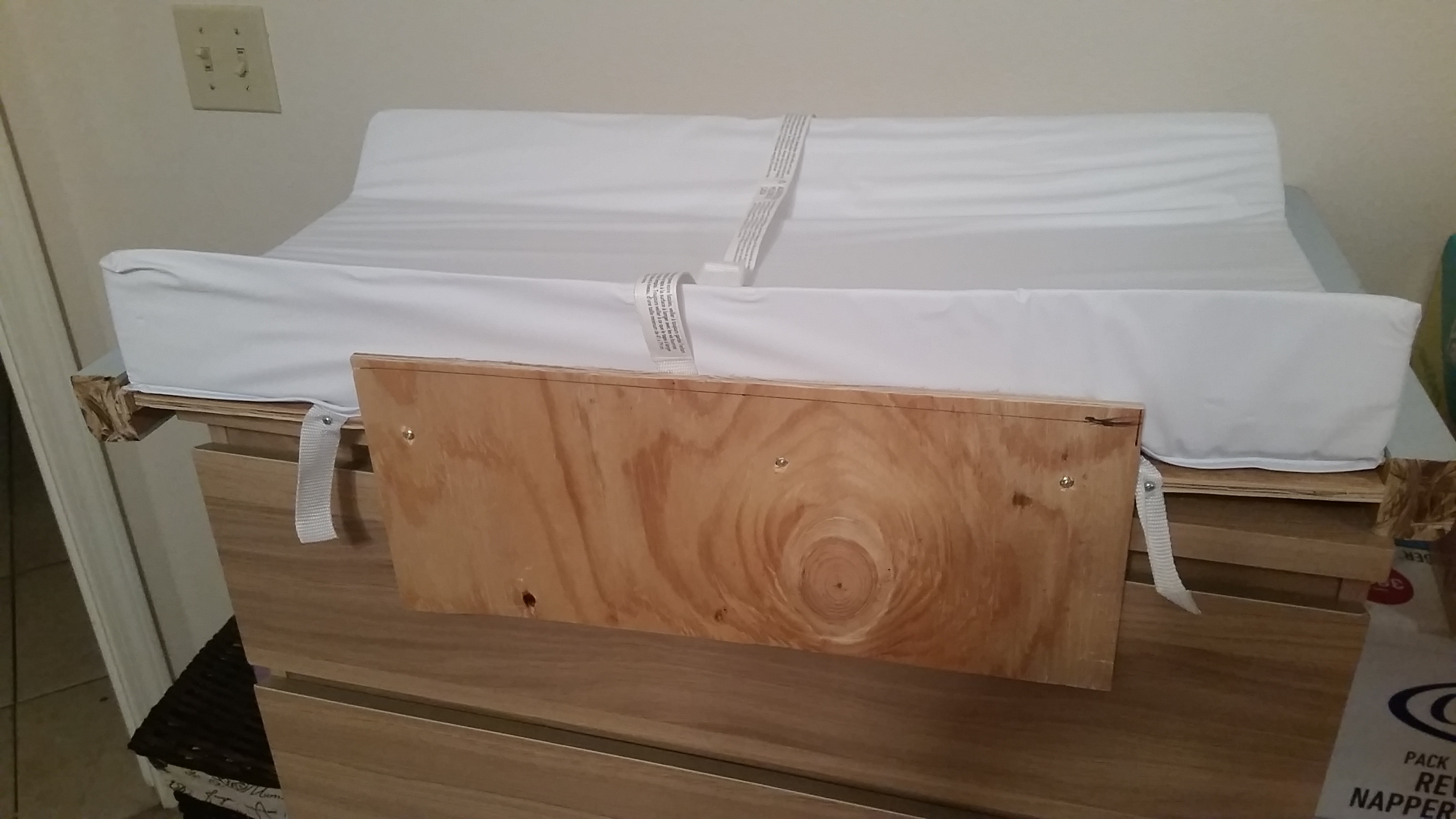 Removable Baby Changing Attachment for Ikea Malm Chest 5 Steps (with