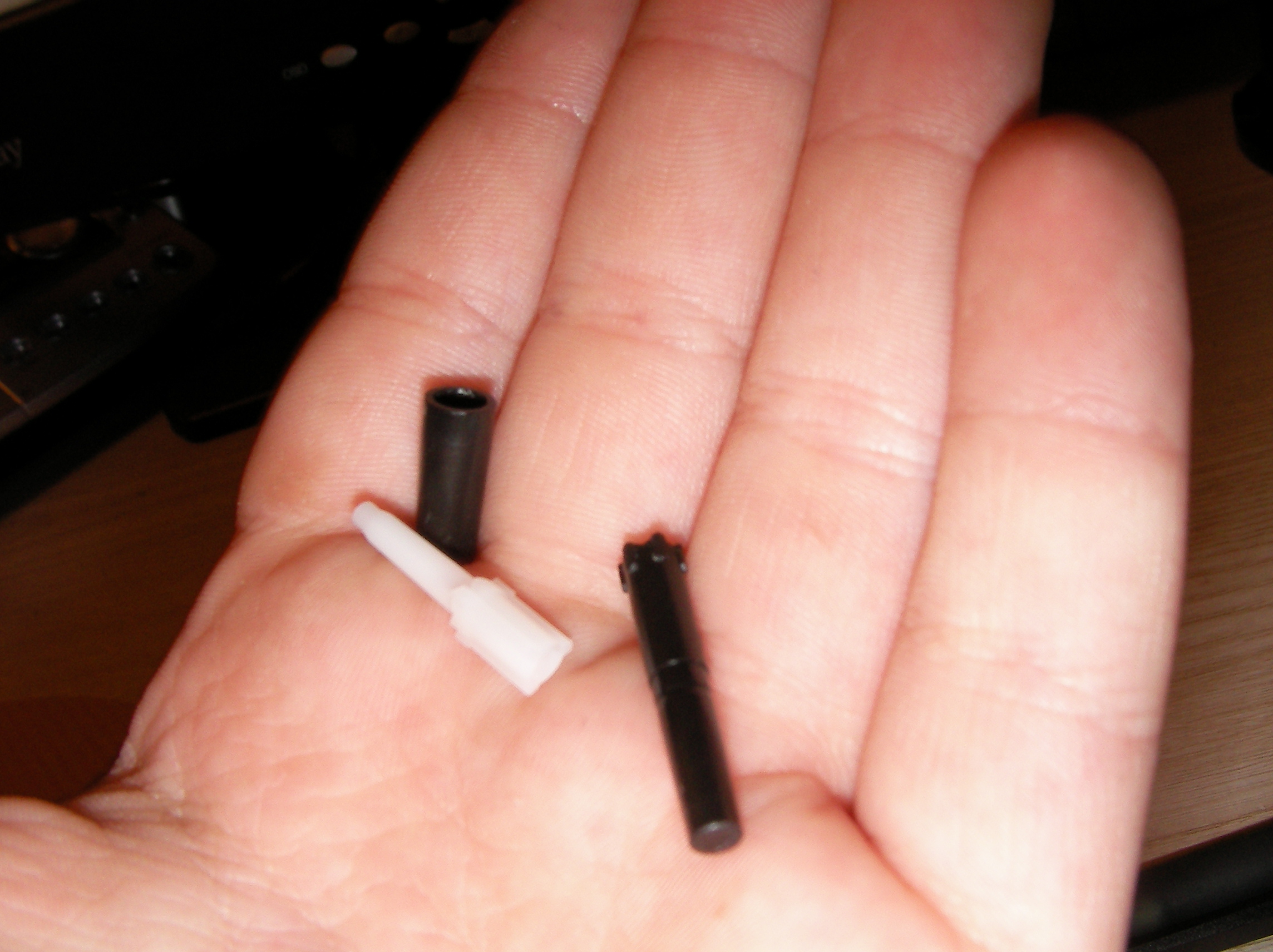 Fix a Bic "Clicky" Pen (Make a 'Clicky' Pen a Regular One) 5 Steps