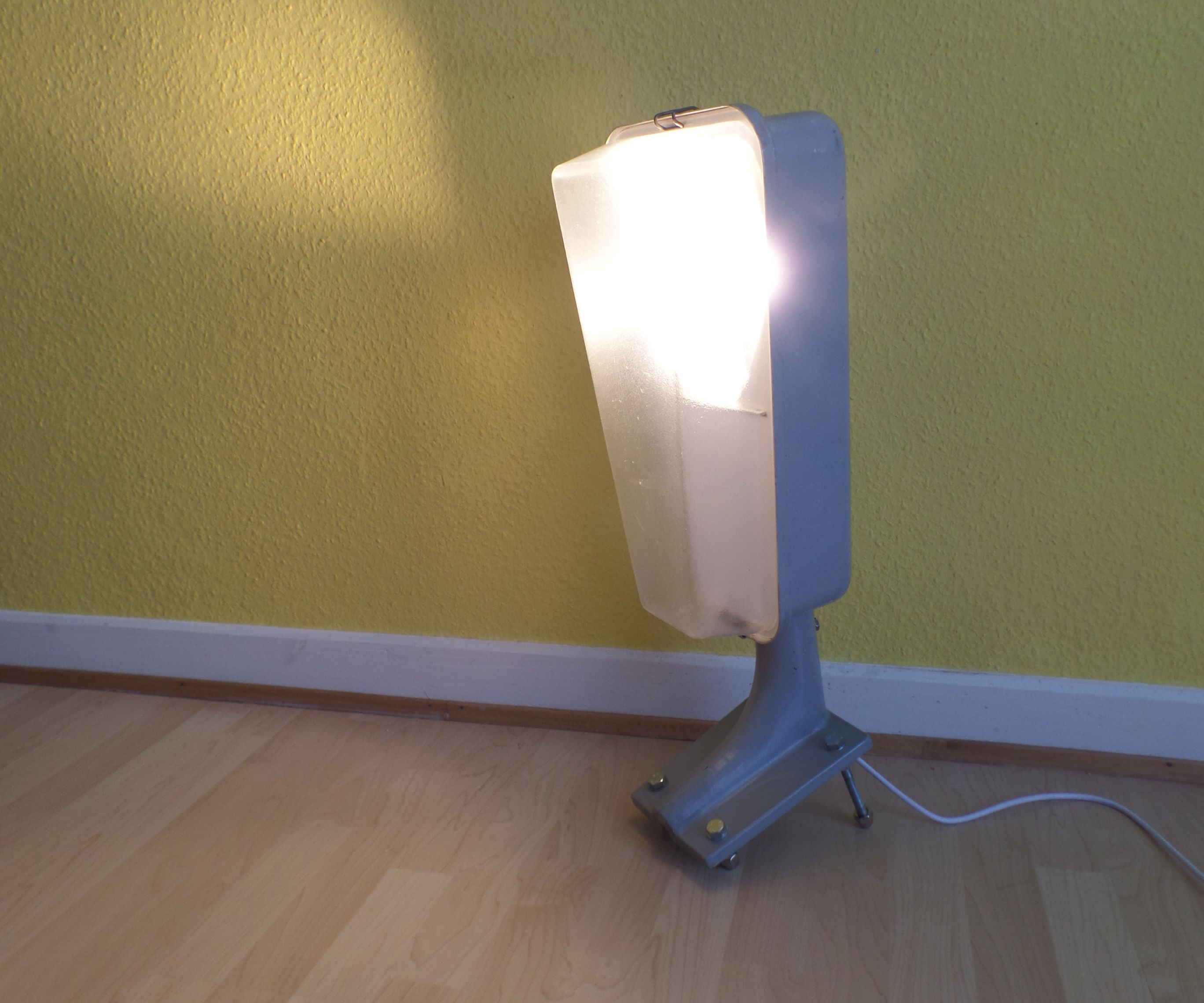 From Streetlamp to Floorlamp