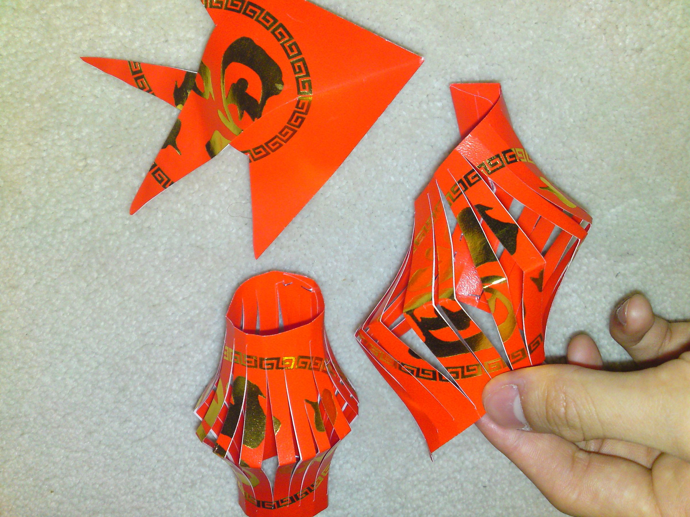 Last Minute Chinese New Year's Decorations Out of Red Envolopes