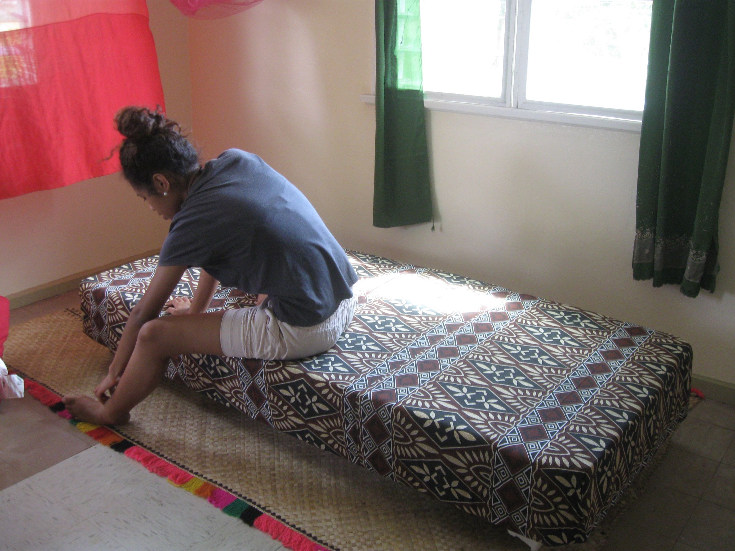 How to Make a Bed Using Recycled Paint Cans
