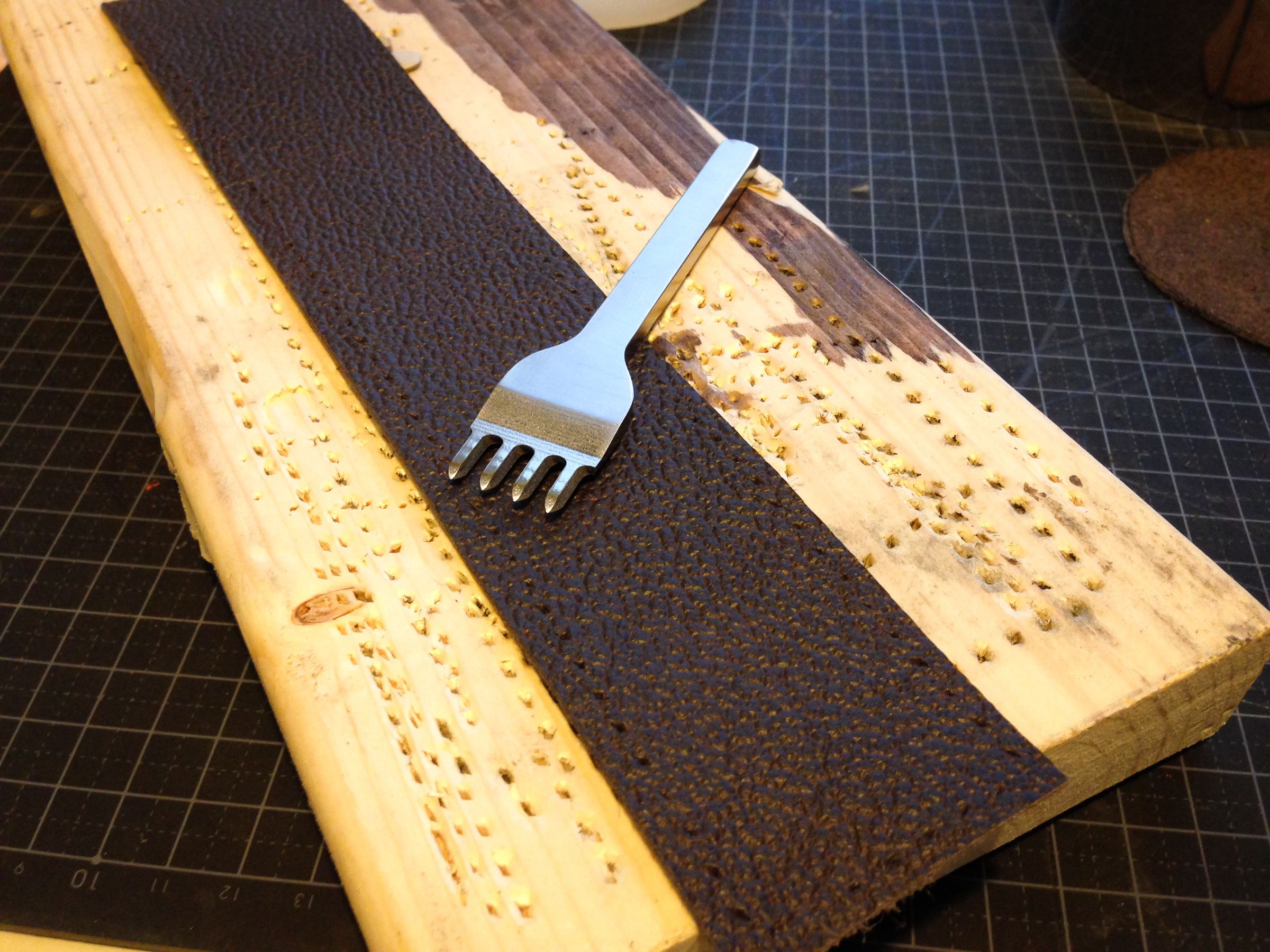 Phone Dock Hot Glue and Leather 3 Steps (with Pictures) Instructables