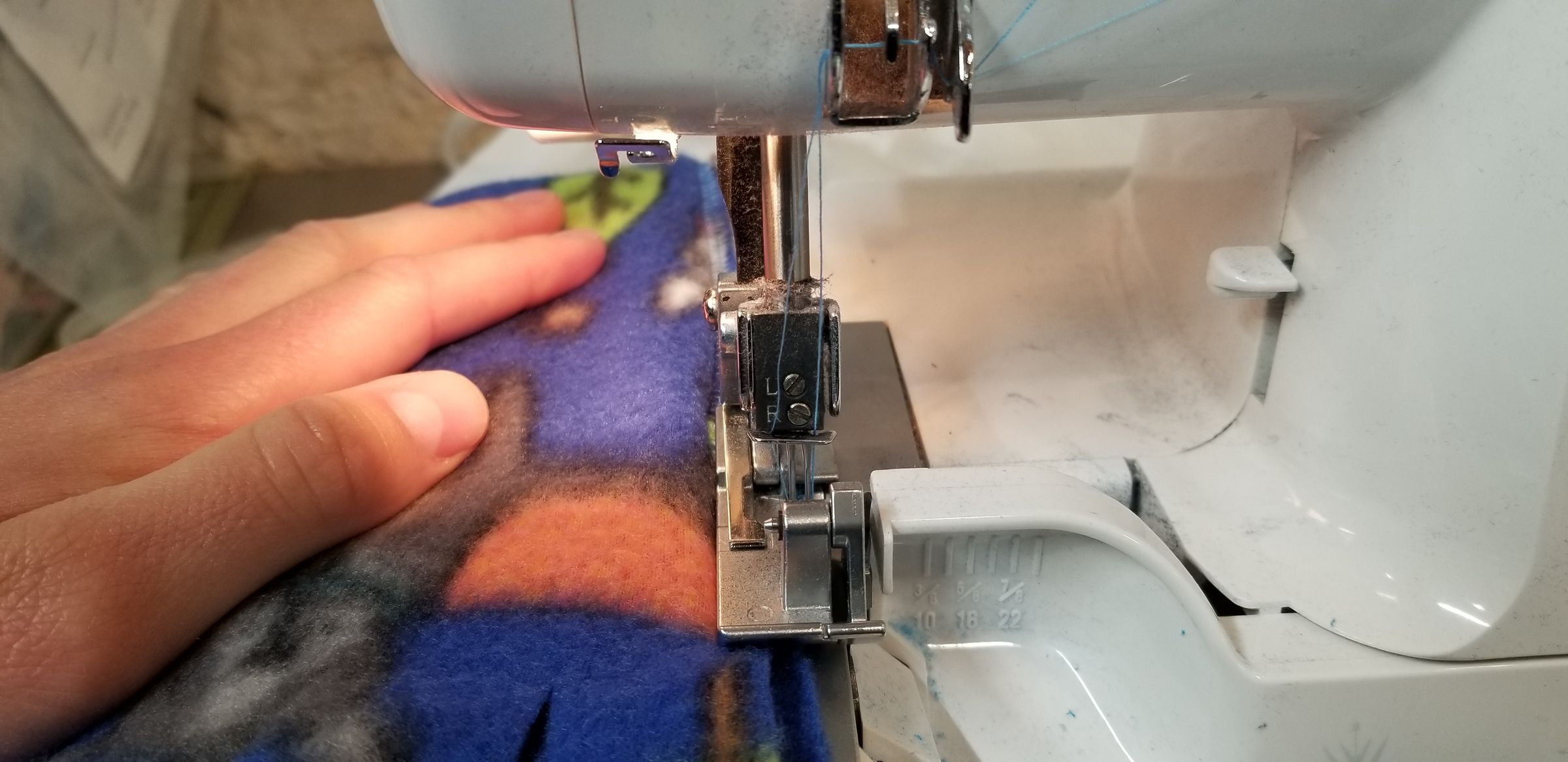 How to Make a Fleece Hat! (5 Easy Steps With Pictures) 6 Steps