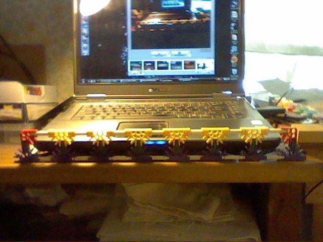 Knex Laptop Stand