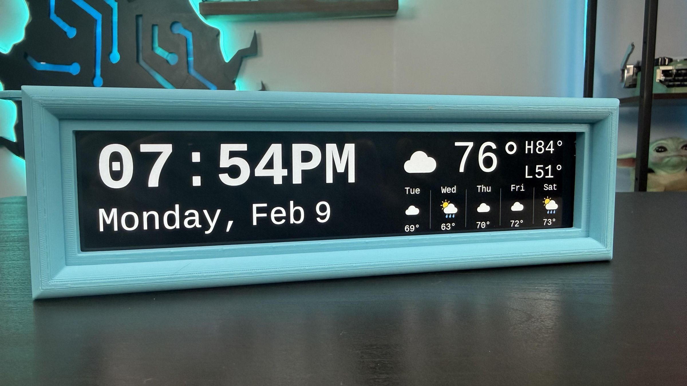 🕦 ⛅ Raspberry Pi Under-Cabinet Weather Clock (DIY Smart Kitchen Display ...
