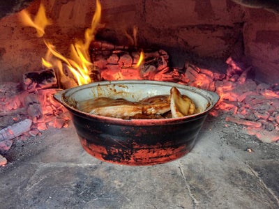 Cooking in a Wood Fired Oven 1 - Fire Control