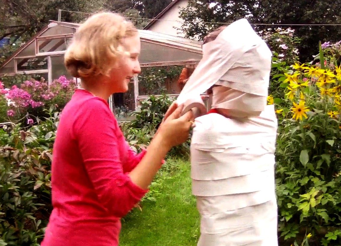 How to Play Mummy Game