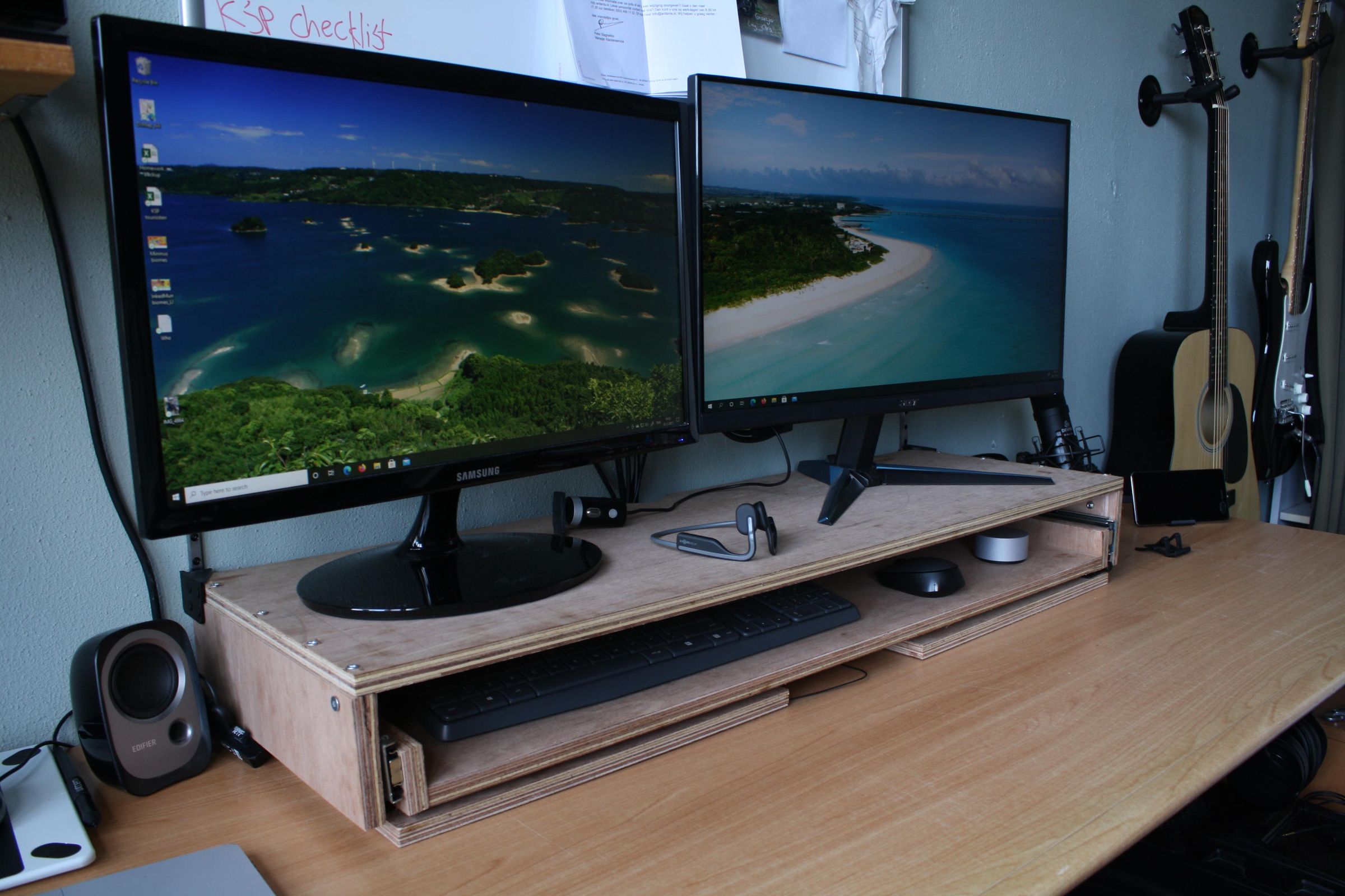 Sturdy Standing Desk Mod Within $80,- : 7 Steps - Instructables