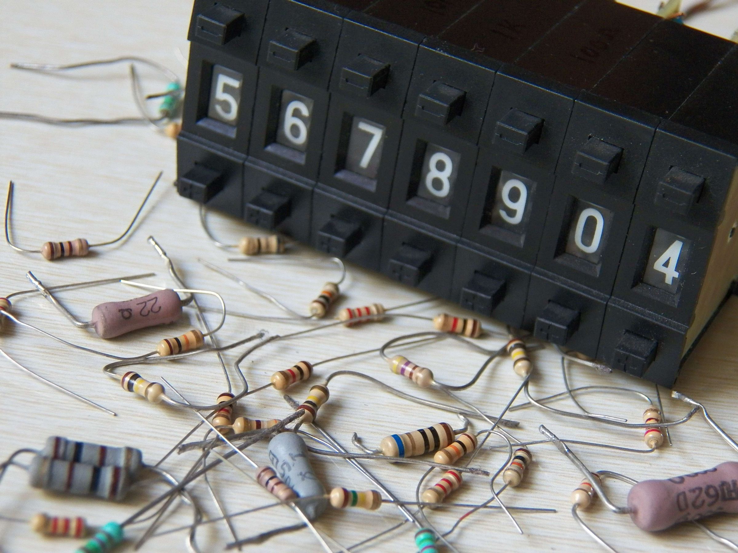 Decade Resistance Substitution Box Under 10 3 Steps Instructables