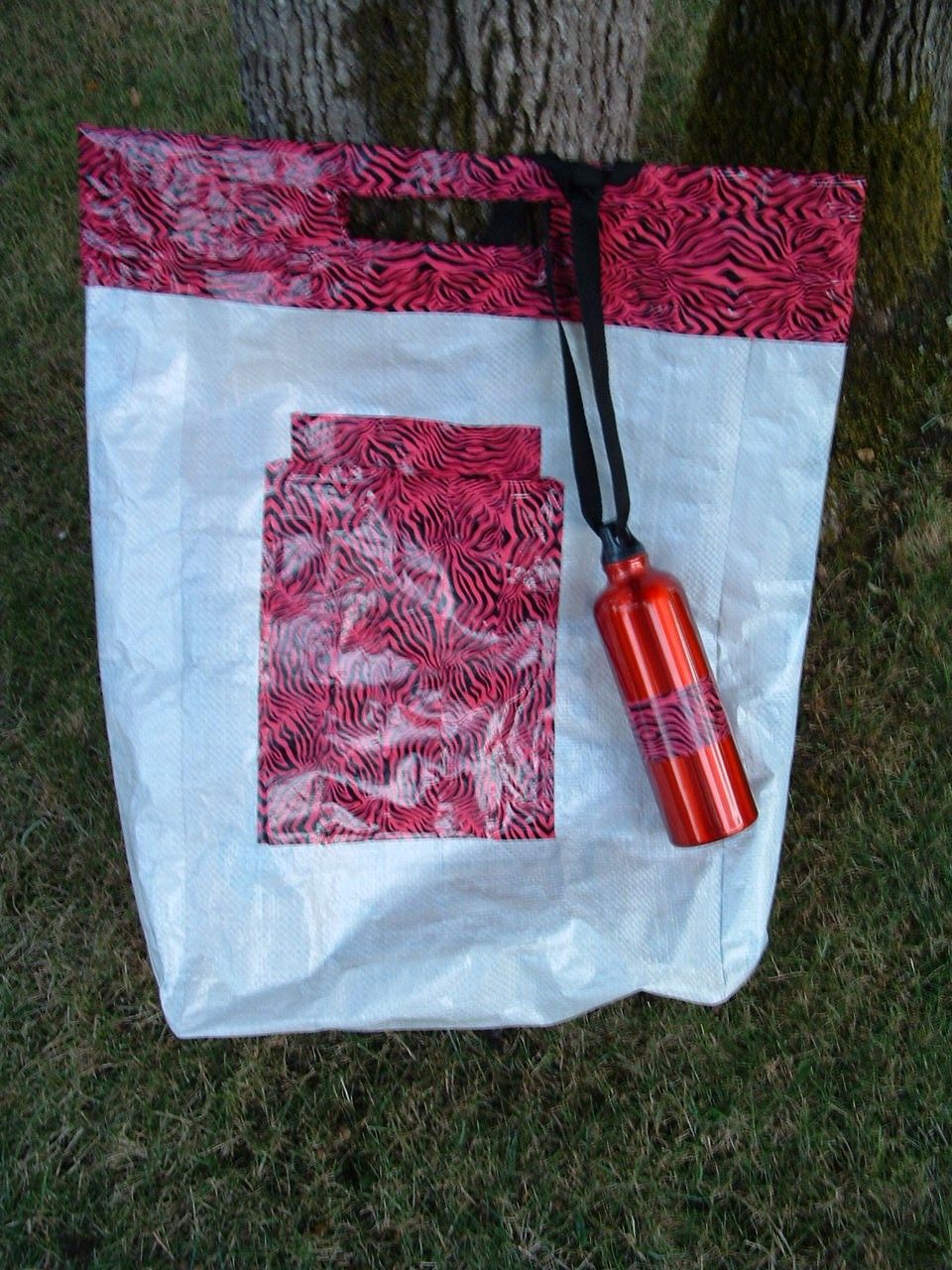 Make This Durable Storage Bag, or Beach Bag From an Empty Dog Food Sack.