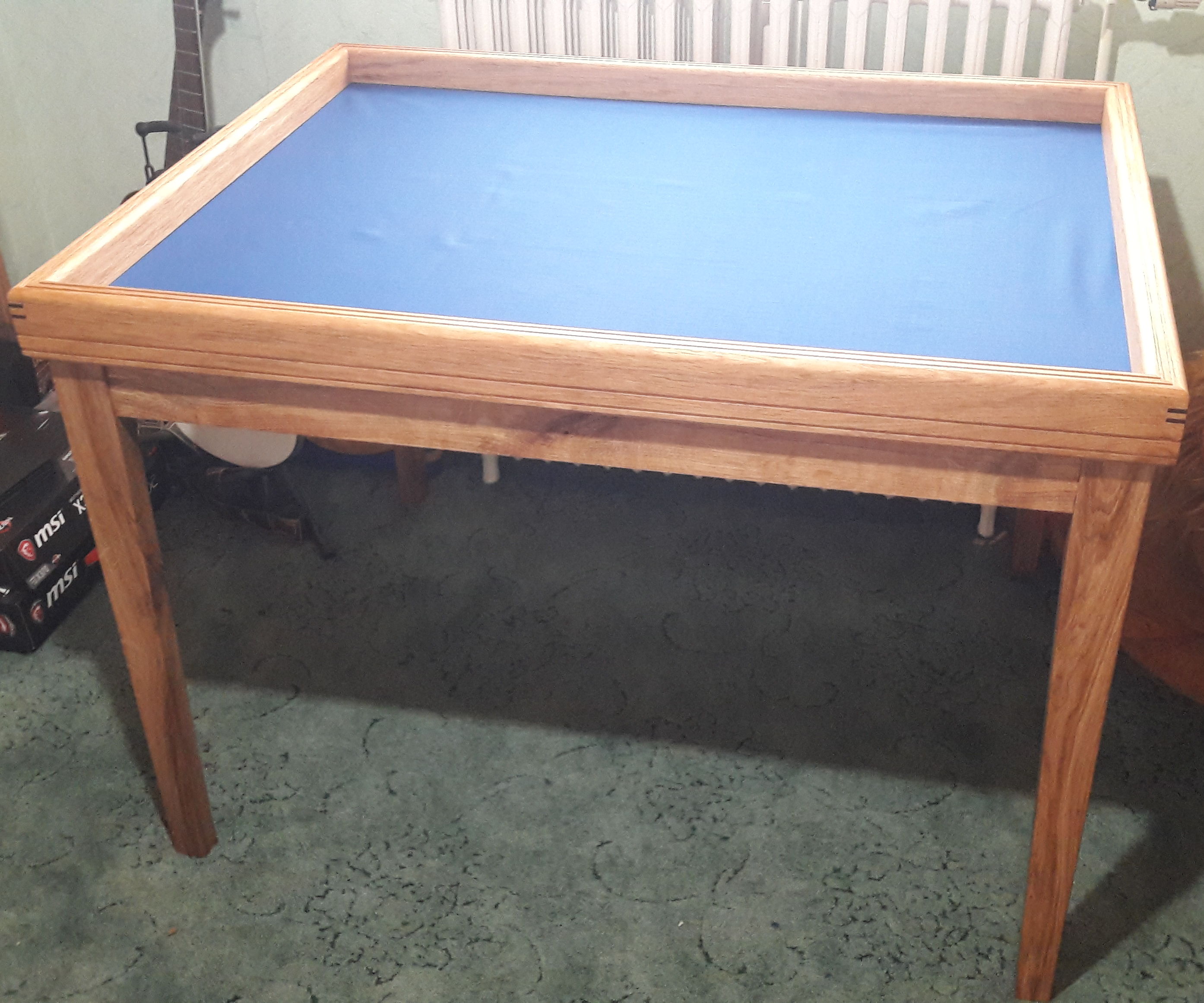 Simple Solo Oak Board-gaming Table 