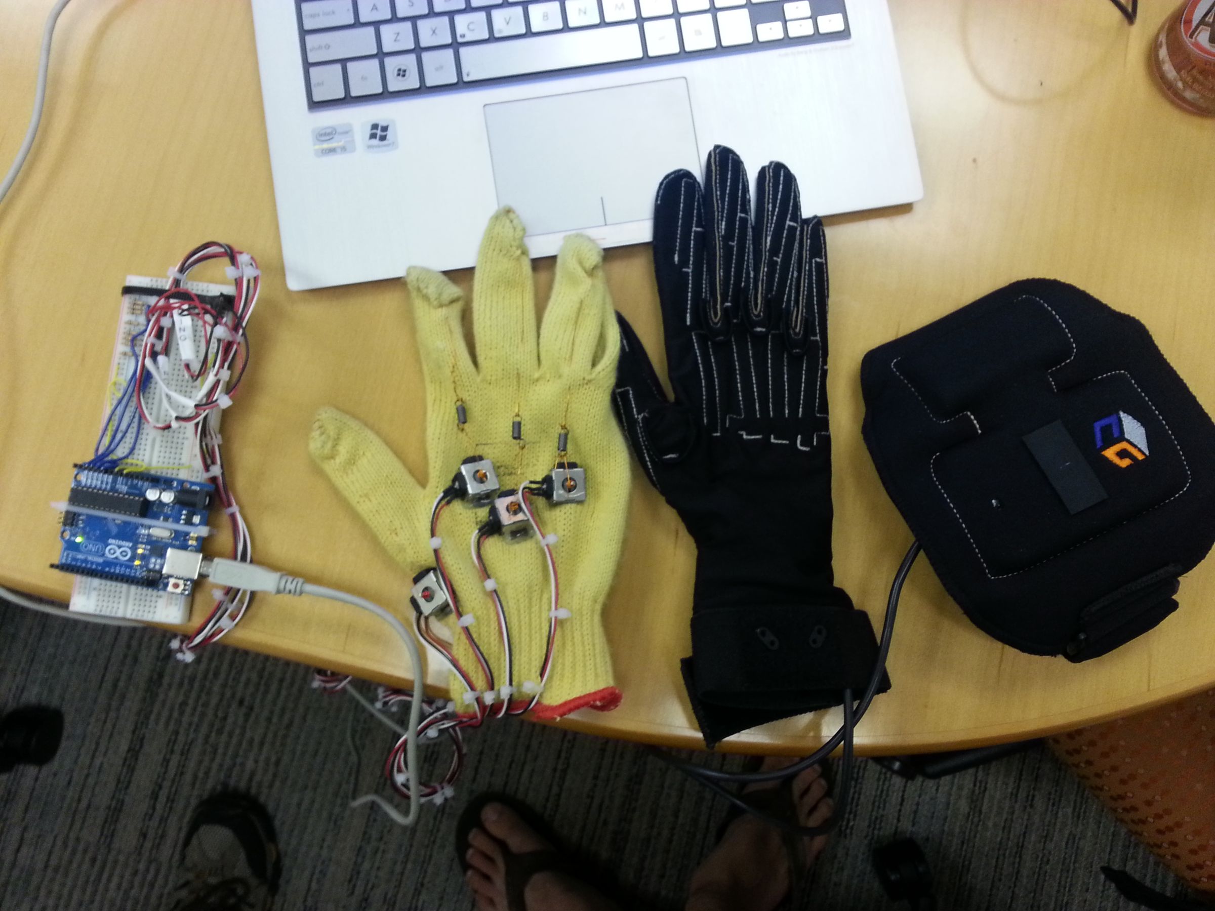 Build a $30k CyberGlove for $40 - Submitted by BayLab for the Instructables Sponsorship Program