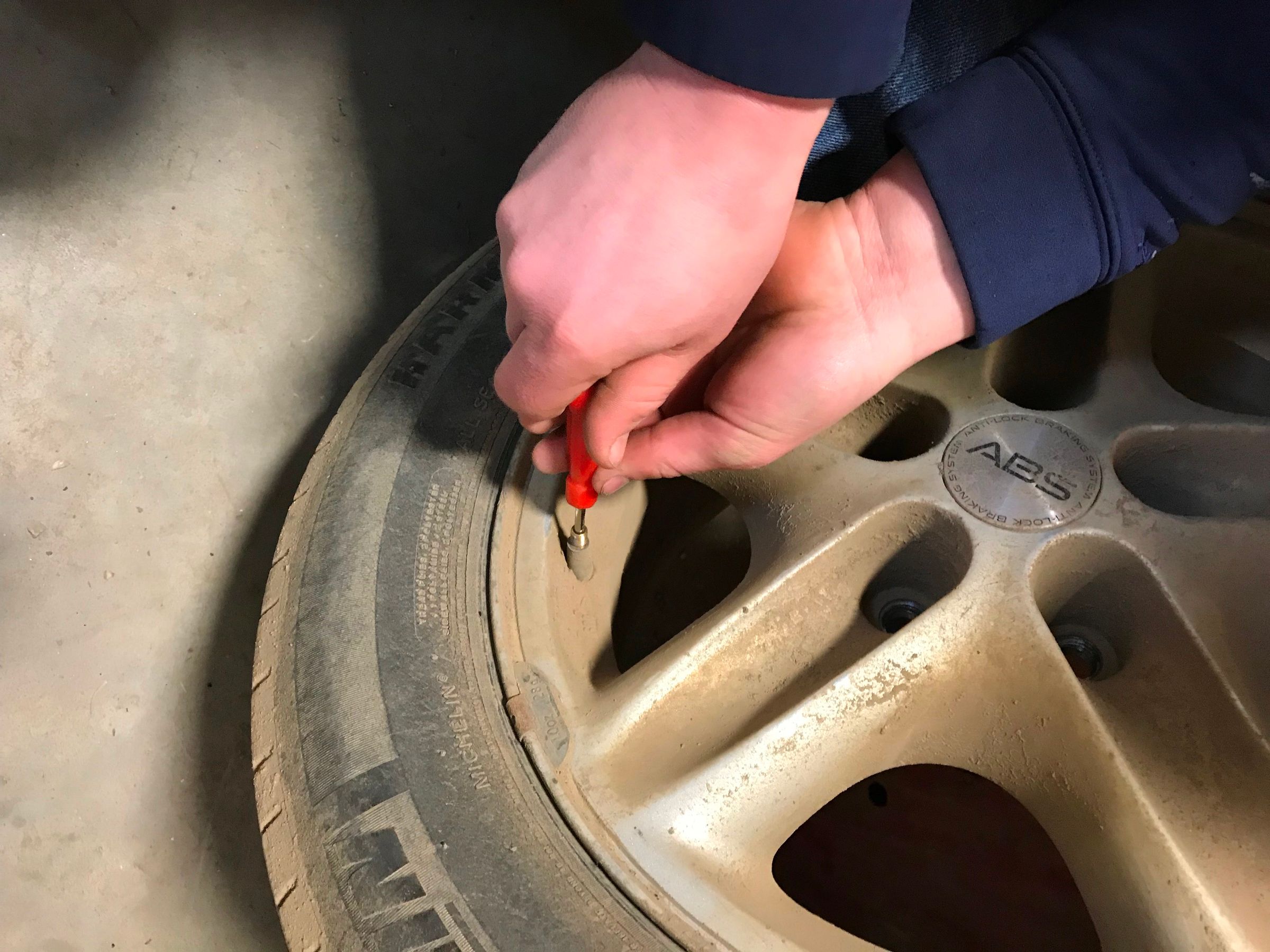 Tire Changing Made Easy 9 Steps Instructables