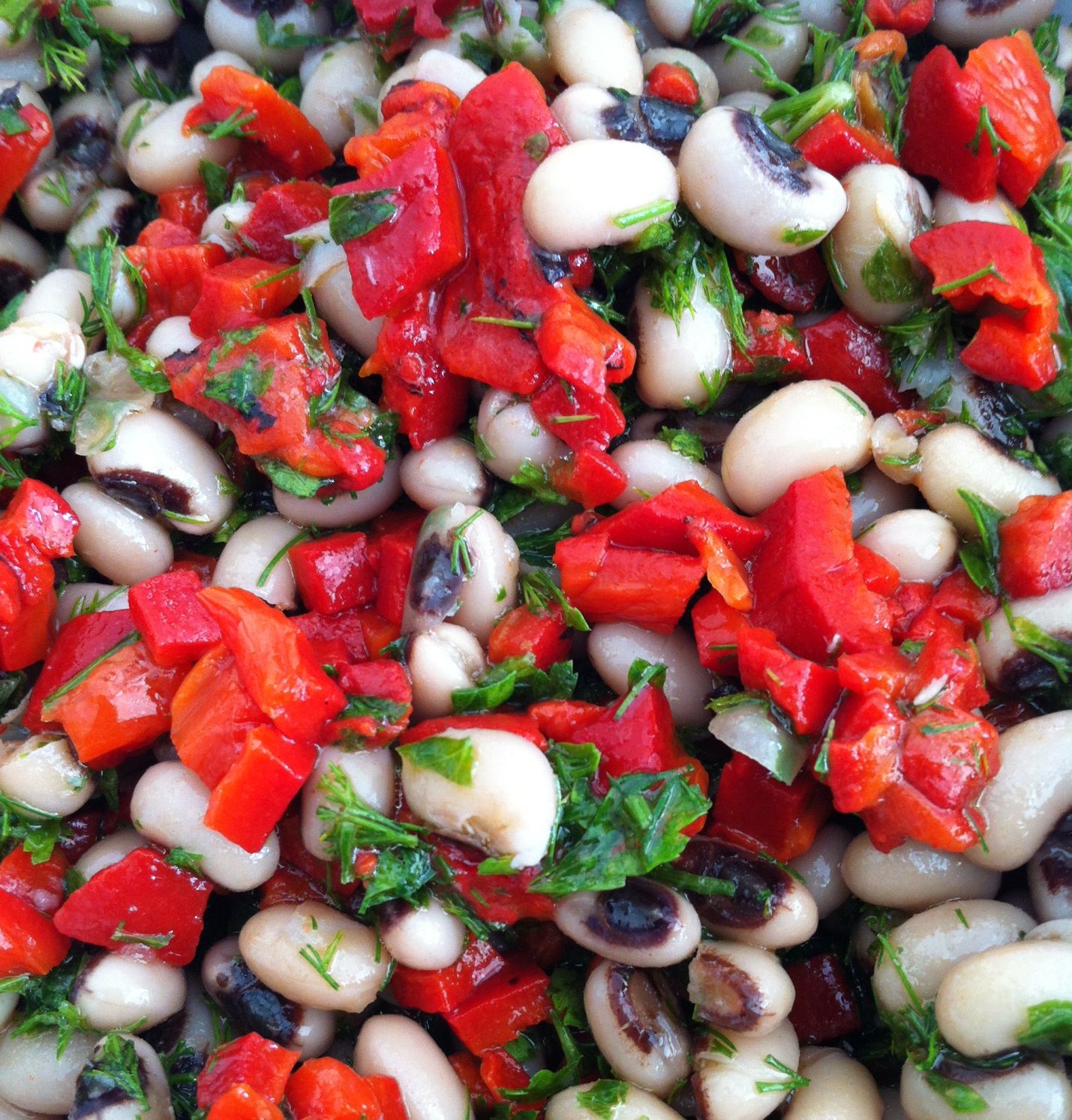 Salad With Fasolia Mavromatika and Piperies Florinis