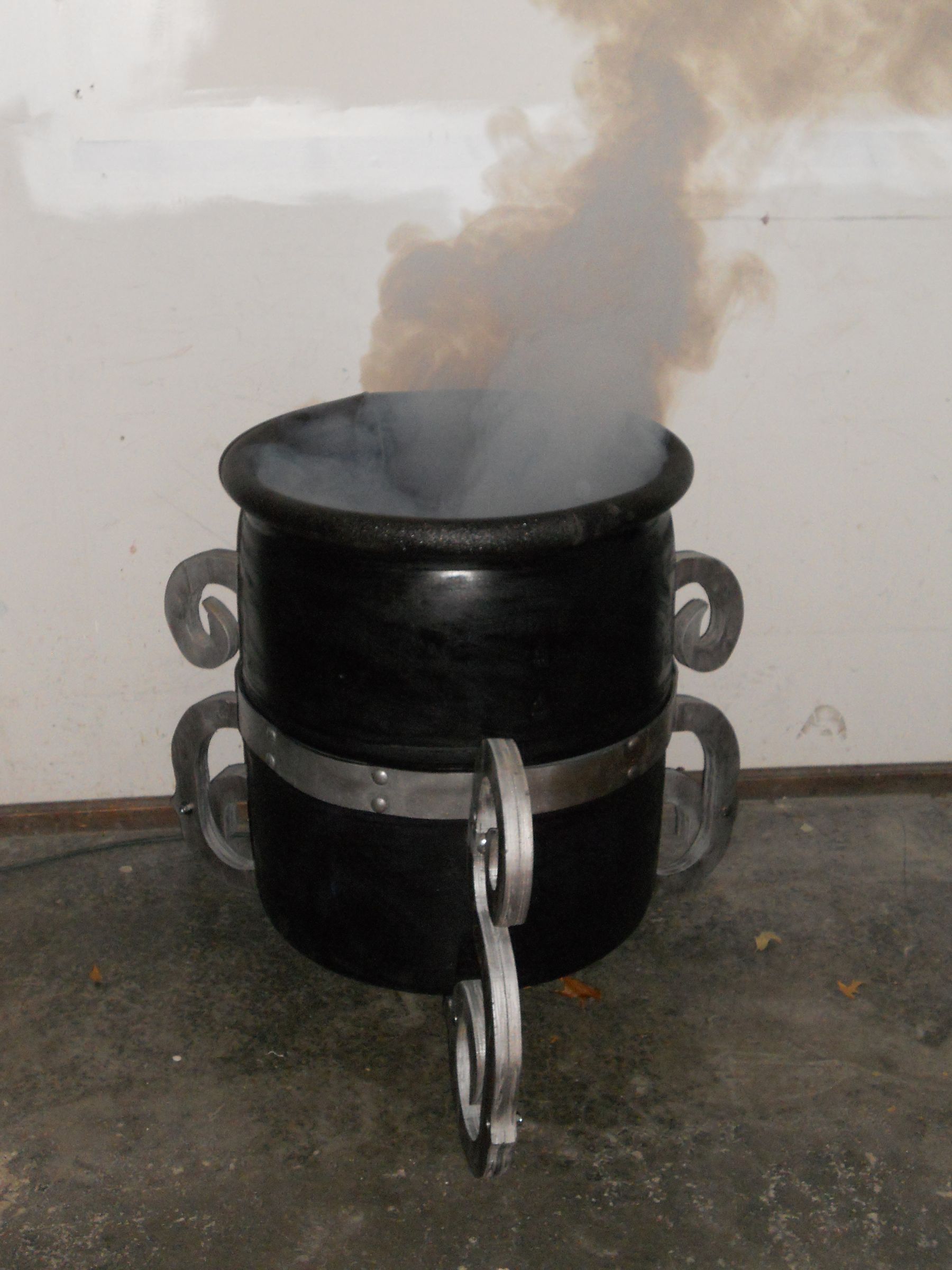 Halloween Cauldron From a 55 Gallon Plastic Barrel