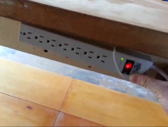 How to Build a Sturdy Workbench Inexpensively : 5 Steps (with Pictures ...
