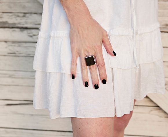 A DIY Stylish Ring Made From a Bathroom Tile