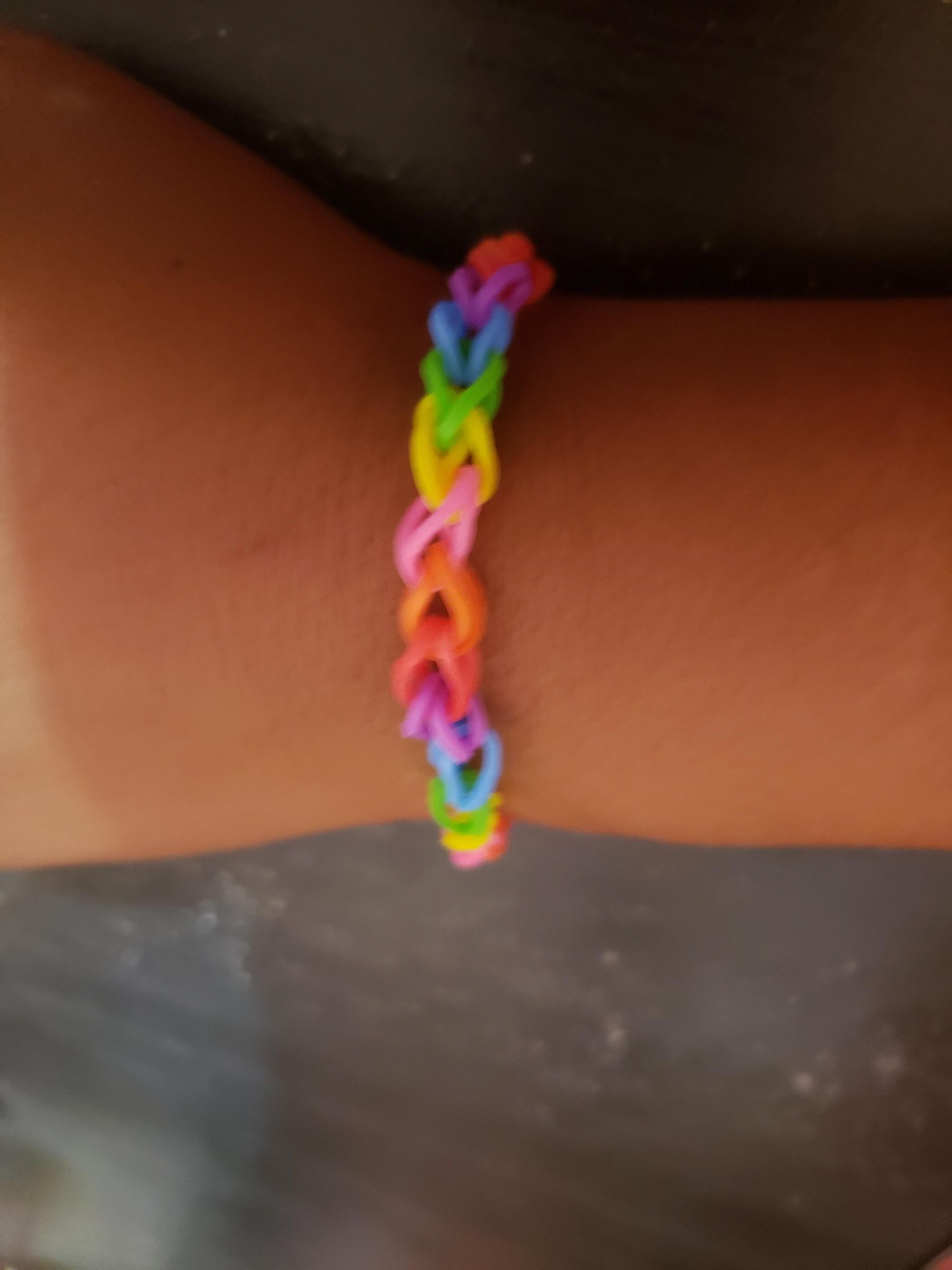 How to Make a Single Rubber Band Bracelet on Loom. 3 Steps