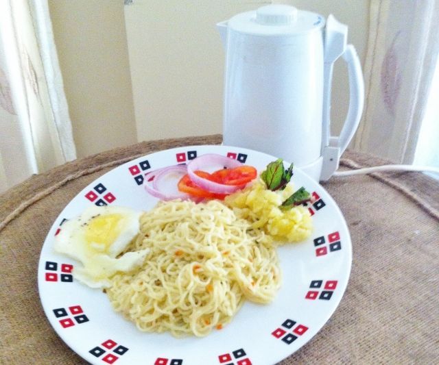 Kettle Cooking for Travel Food on a Budget