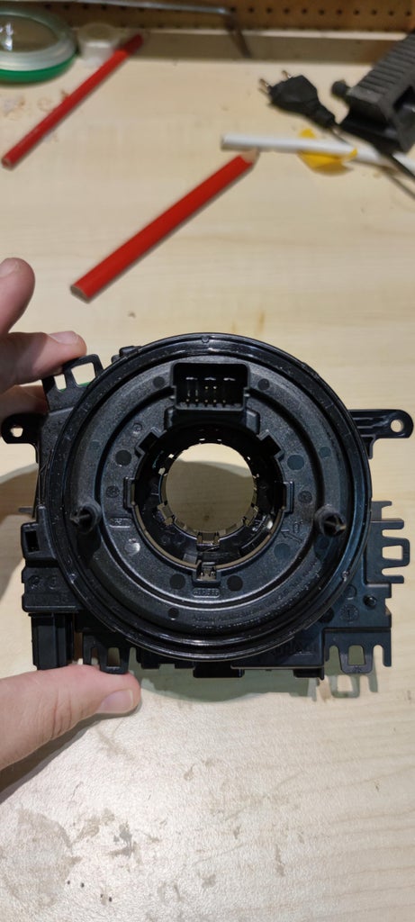 Fixing a Clockspring of a VW Tiguan 2 : 10 Steps (with Pictures ...