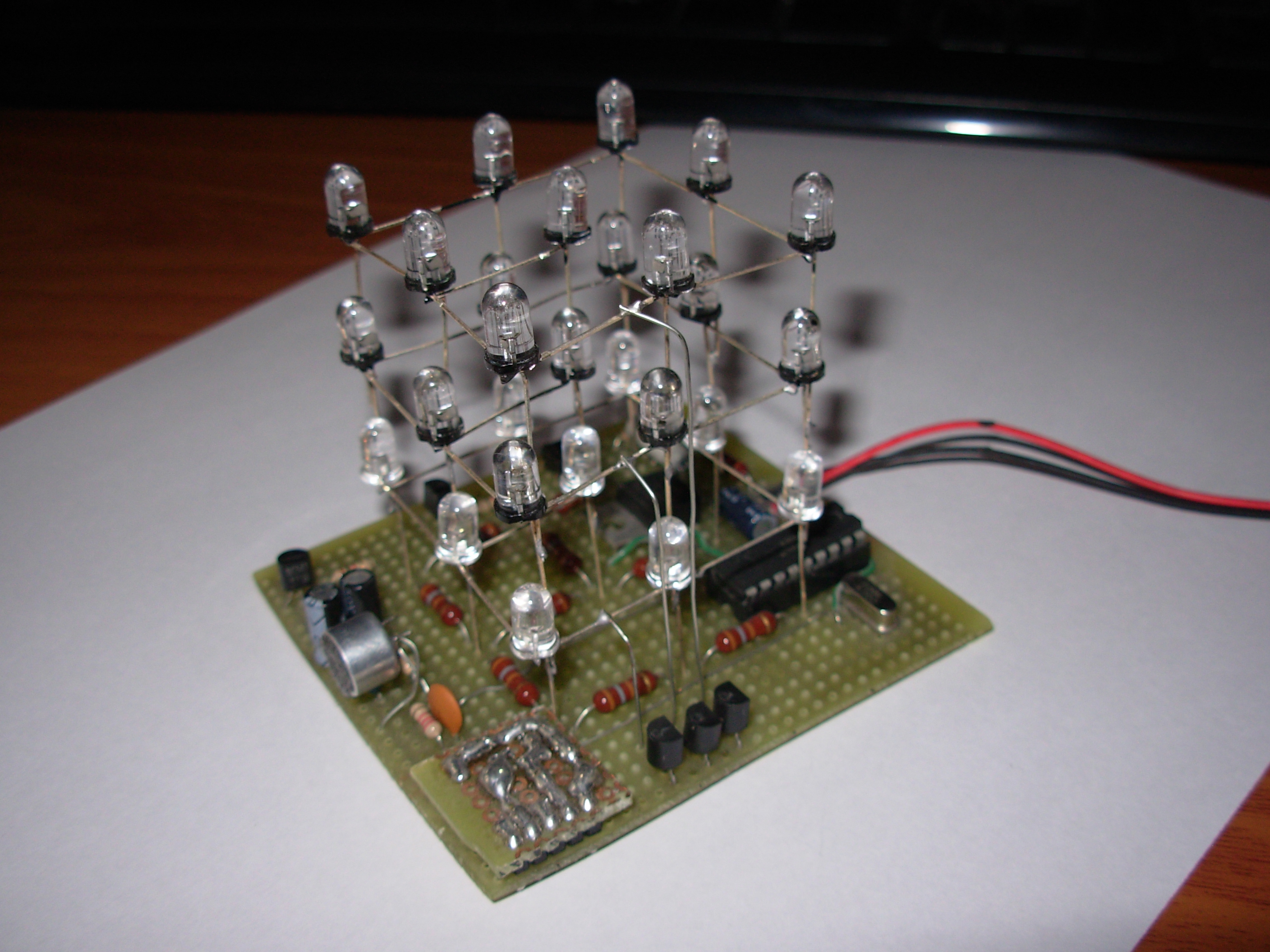 LED Cube 3x3x3 With Music Beat Detection - PIC16F84