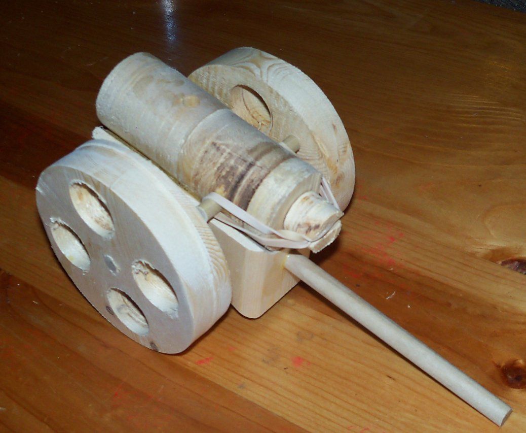 Wooden Rubberband Plunge Cannon