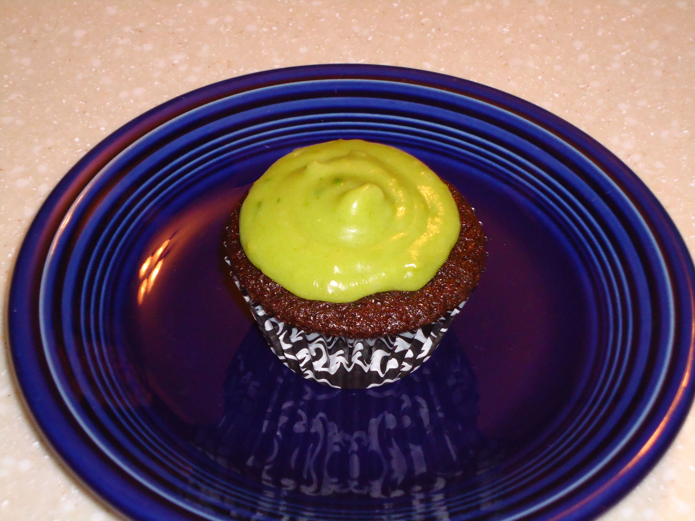 Ghirardelli Chocolate Cupcakes With Buttercream Avocado Icing 4 Steps