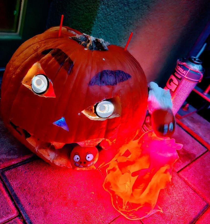 Dracula – the Mischievous AI Grill Pumpkin for Halloween