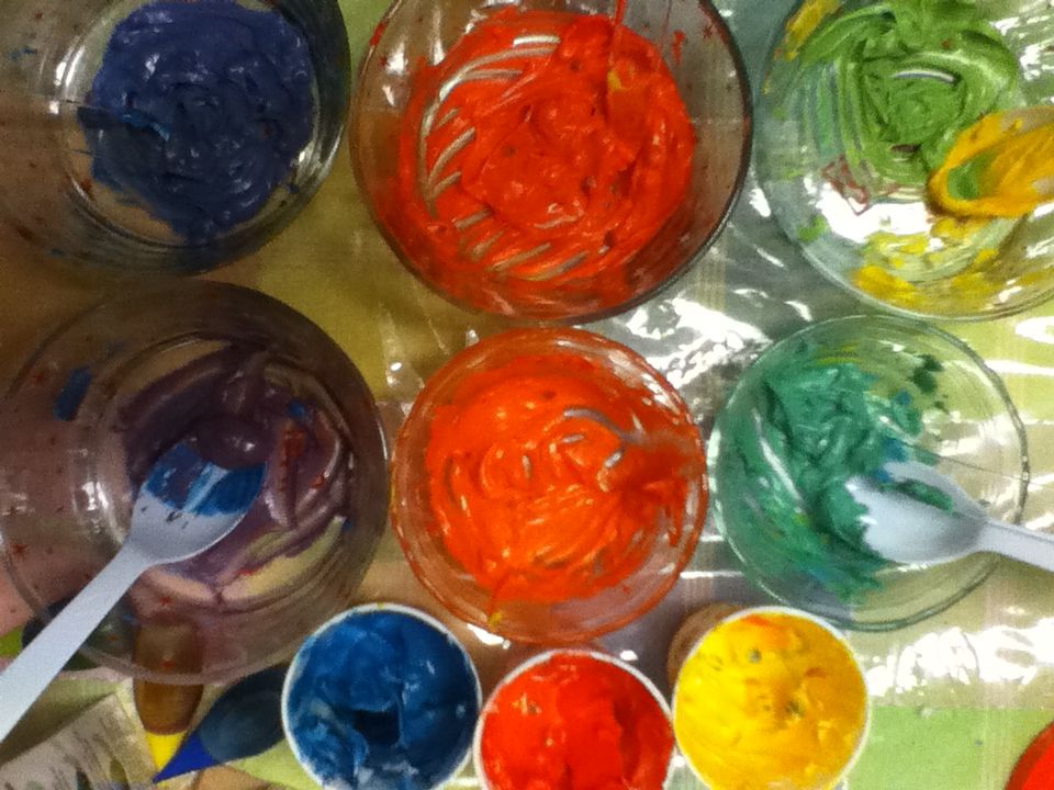 Teaching Colors With Frosting