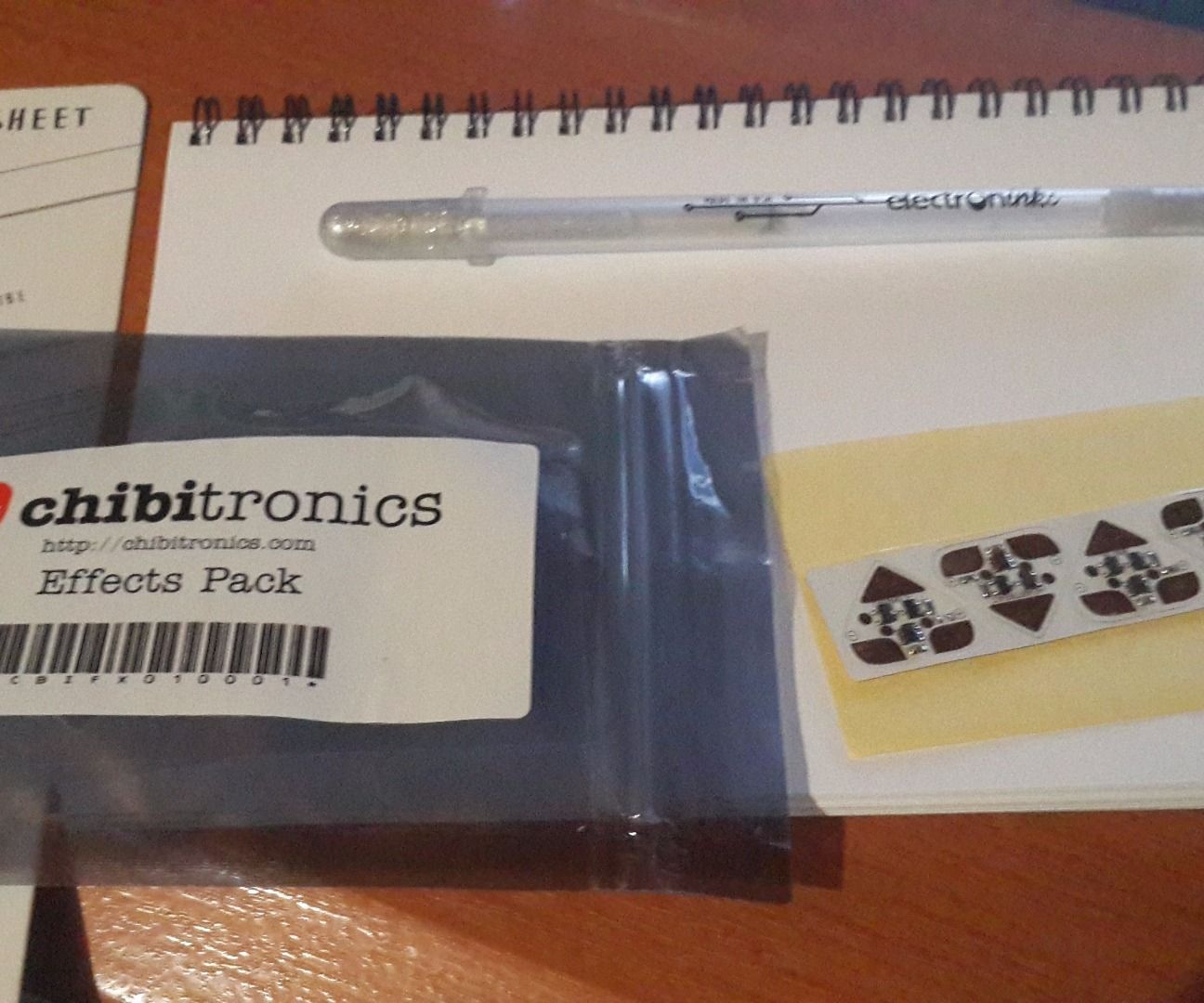 Chibitronics powered fade effect on Circuit Scribe