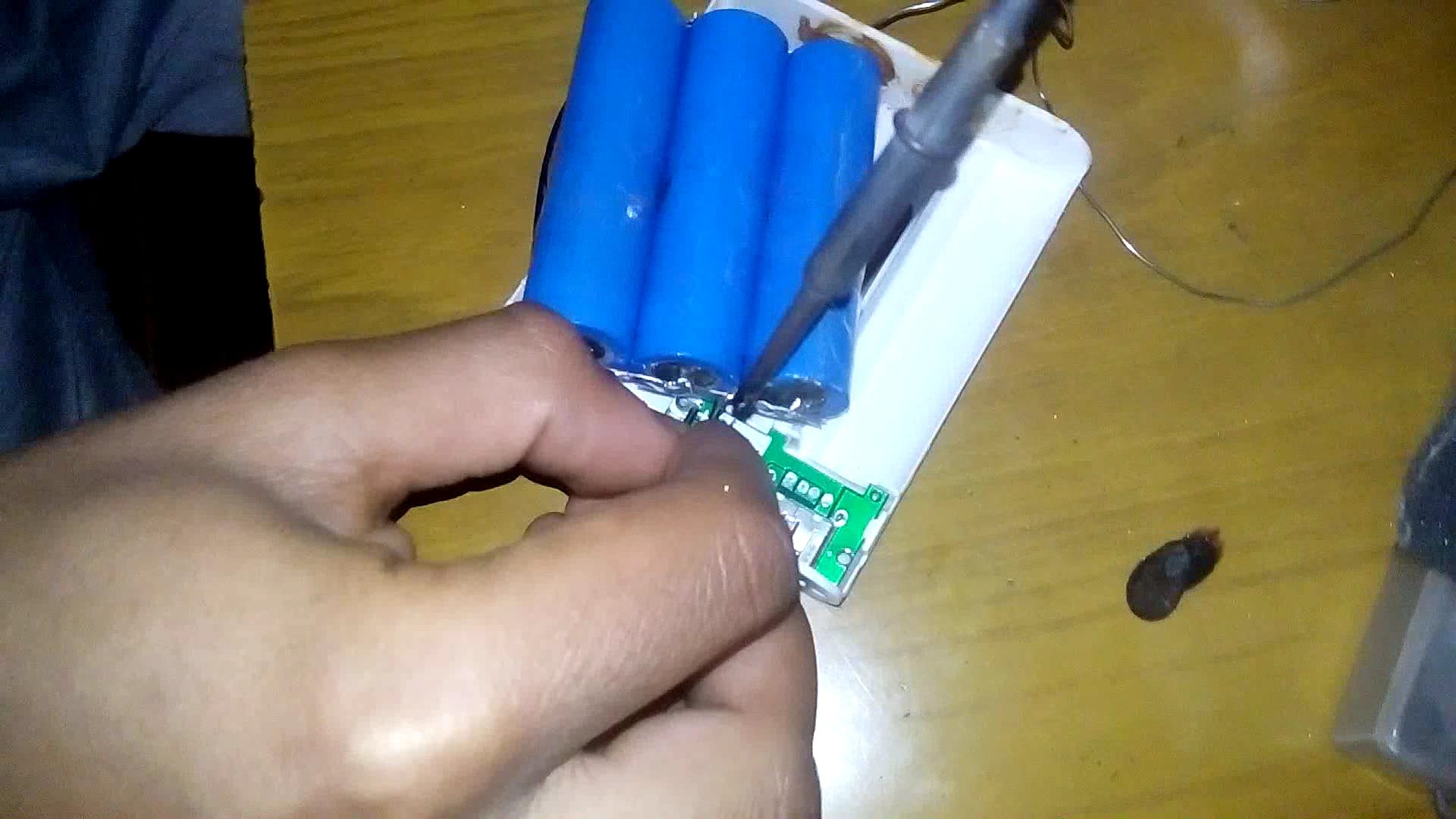 Repair a Dead Power Bank || Repair and Replacement : 6 Steps (with ...
