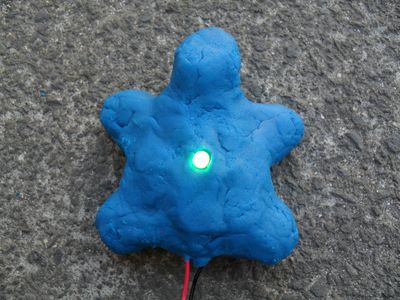 Make the Glow Worm From Plasticine