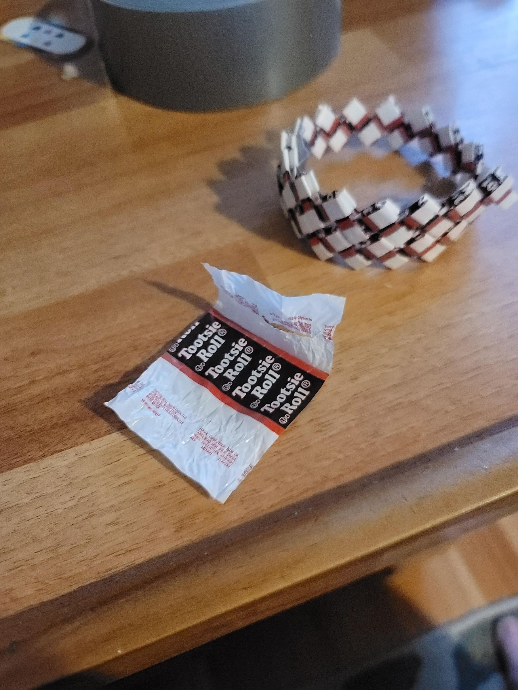 Tootsie Roll Wrapper Sun Hat : 12 Steps - Instructables