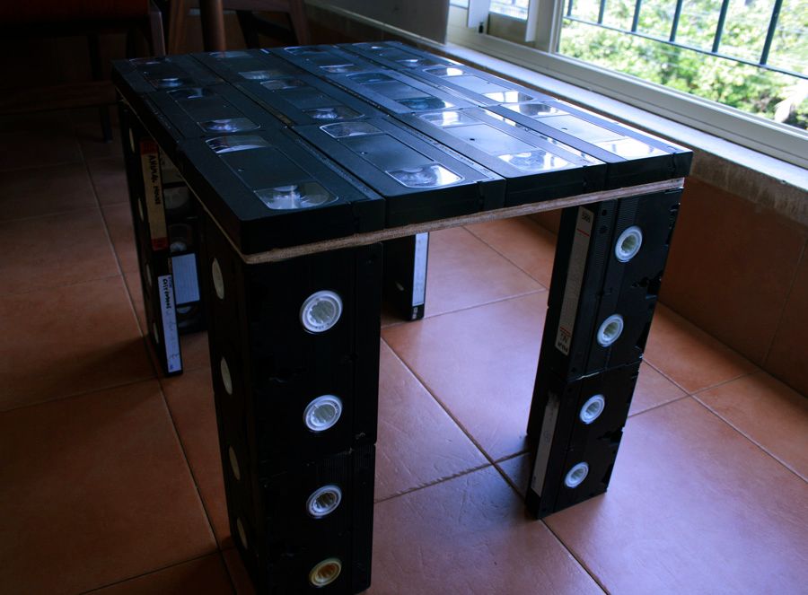 Toploader VHS Table